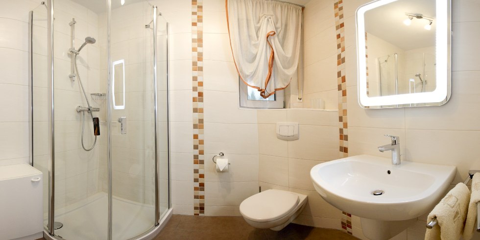 Neu renoviertes Badezimmer